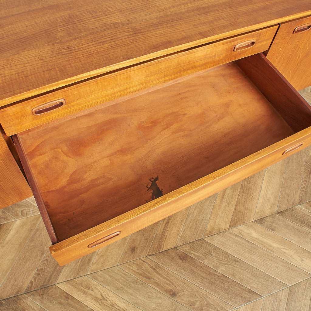英国クラシック チェスターフィールドチェア