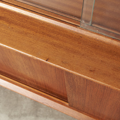 [67619] British vintage glass bookcase