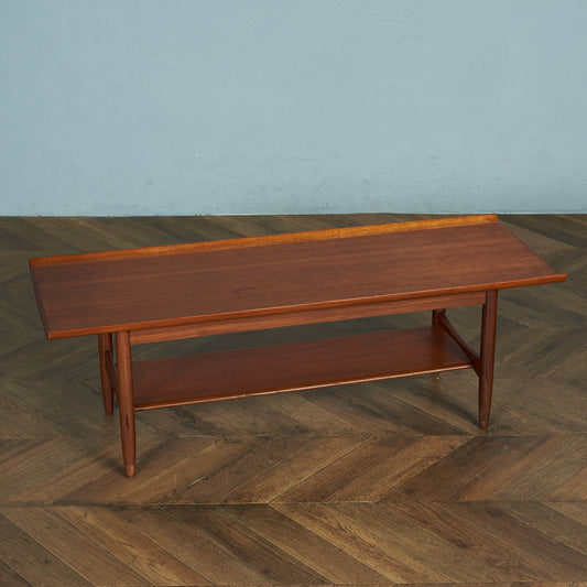White &amp; Newton Vintage Coffee Table #80335
