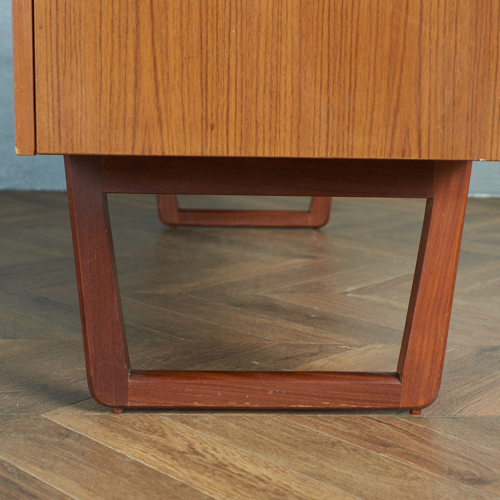 Europa furniture ヴィンテージ サイドボード