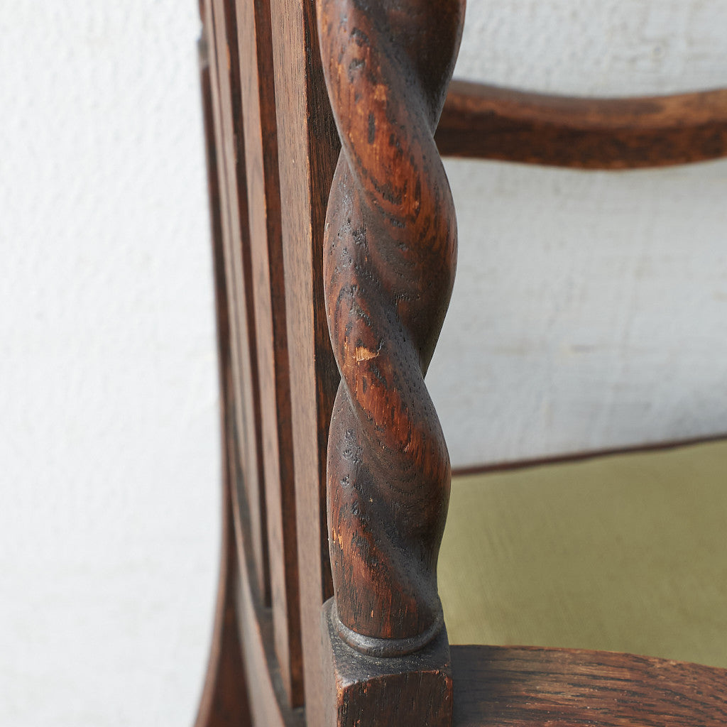 [67207] Antique British Jacobean style armchair