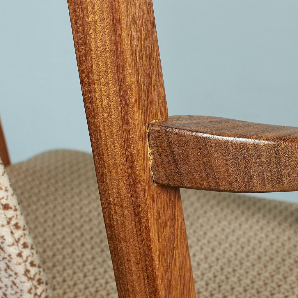 Fresco パッドバックダイニングアームチェア(Carver Chair 4567D)