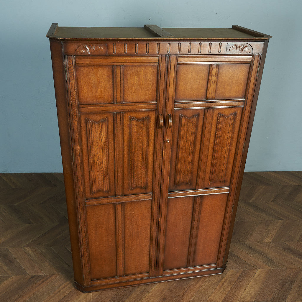 British Classic Wardrobe #81680