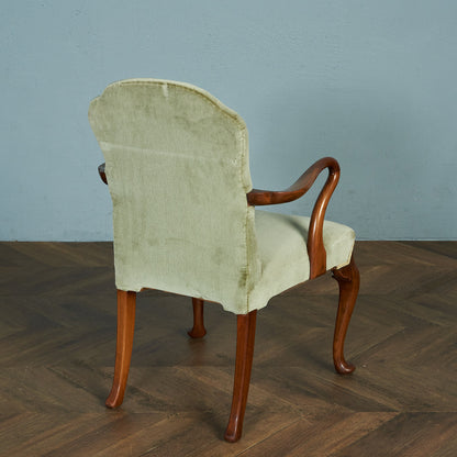 British Classic Armchair #81908