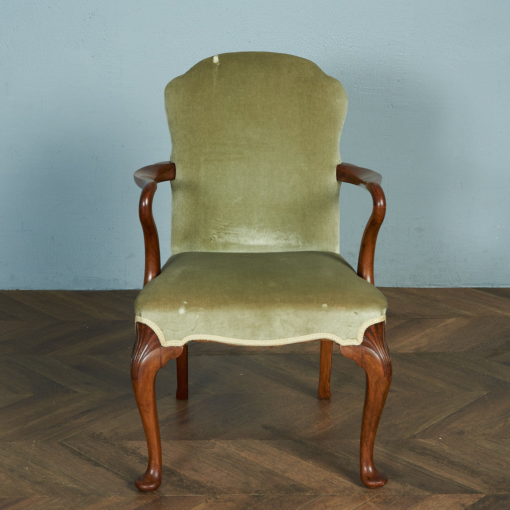 British Classic Armchair #81908