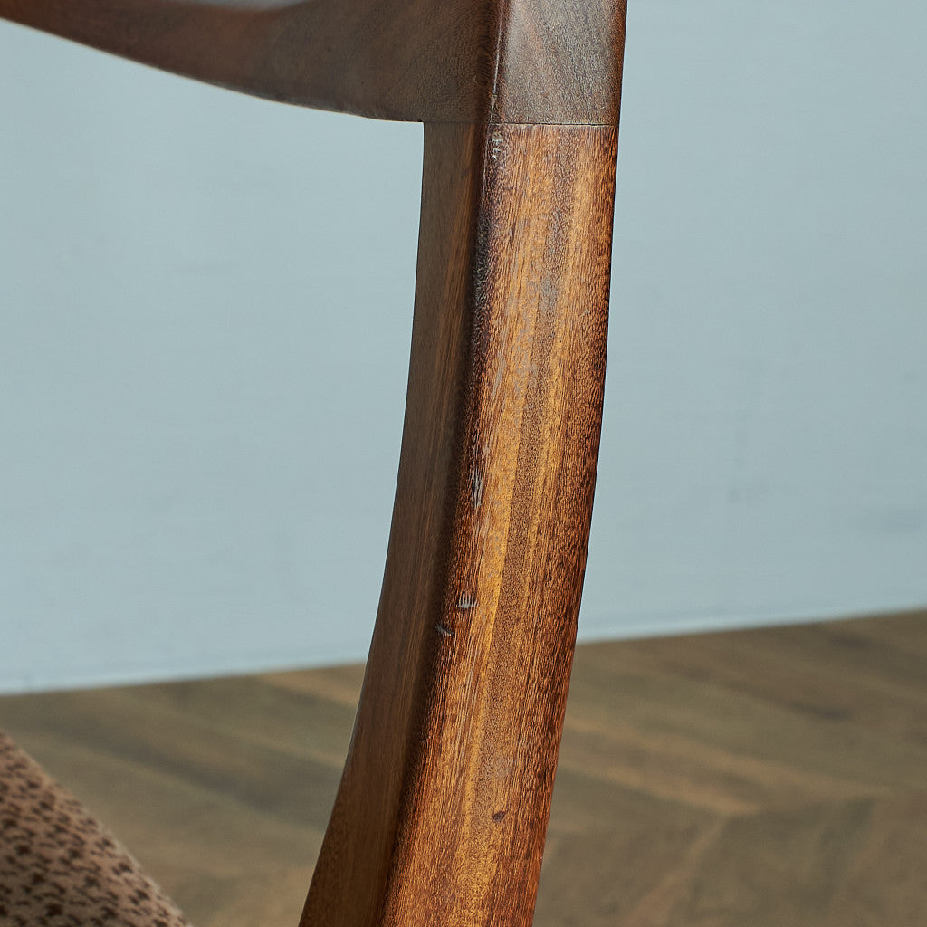 Fresco パッドバックダイニングアームチェア(Carver Chair 4567D)