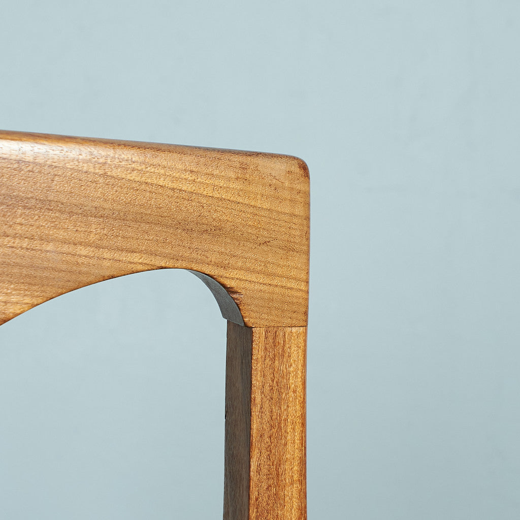 Fresco パッドバックダイニングアームチェア(Carver Chair 4567D)