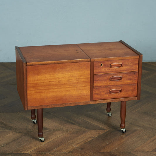 British Vintage Sewing Box #80413