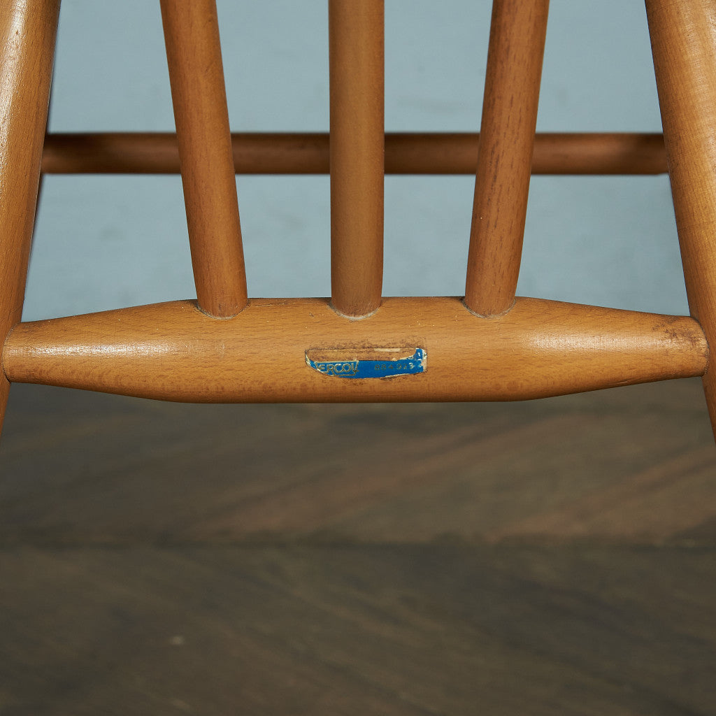 スティックバックチェア