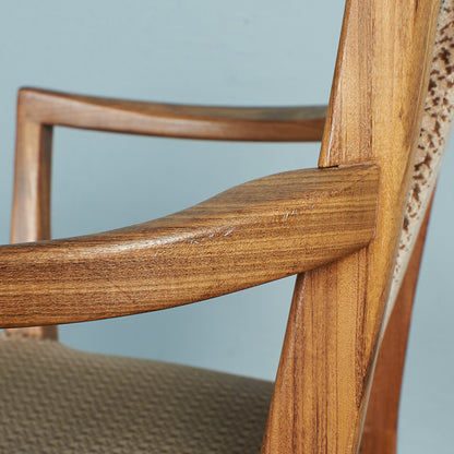 Fresco パッドバックダイニングアームチェア(Carver Chair 4567D)