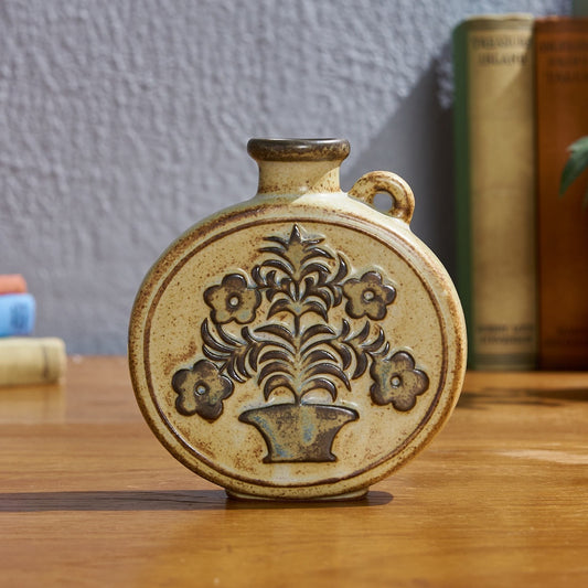 With a grip round Vase