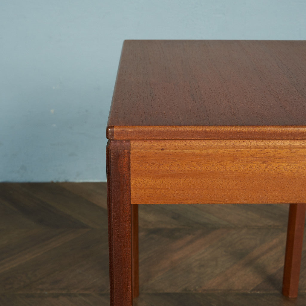 AHMcINTOSH Vintage Nesting Table #81712