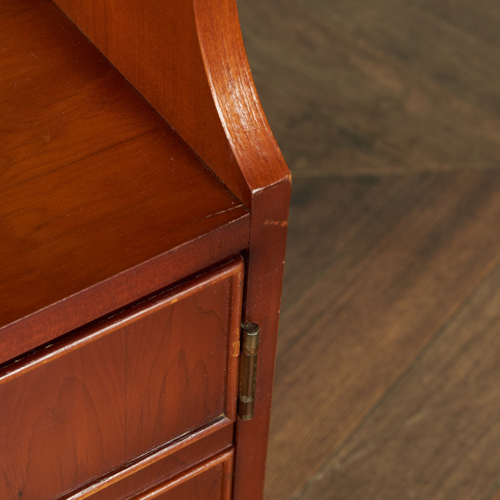 British classic side cabinet with sliding top #82103