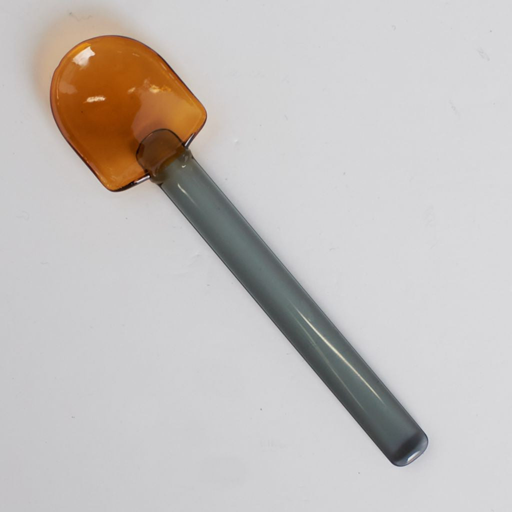 SNOW SHOVEL / Amber × Black