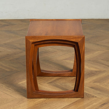 Quadrille ヴィンテージ ネストテーブル