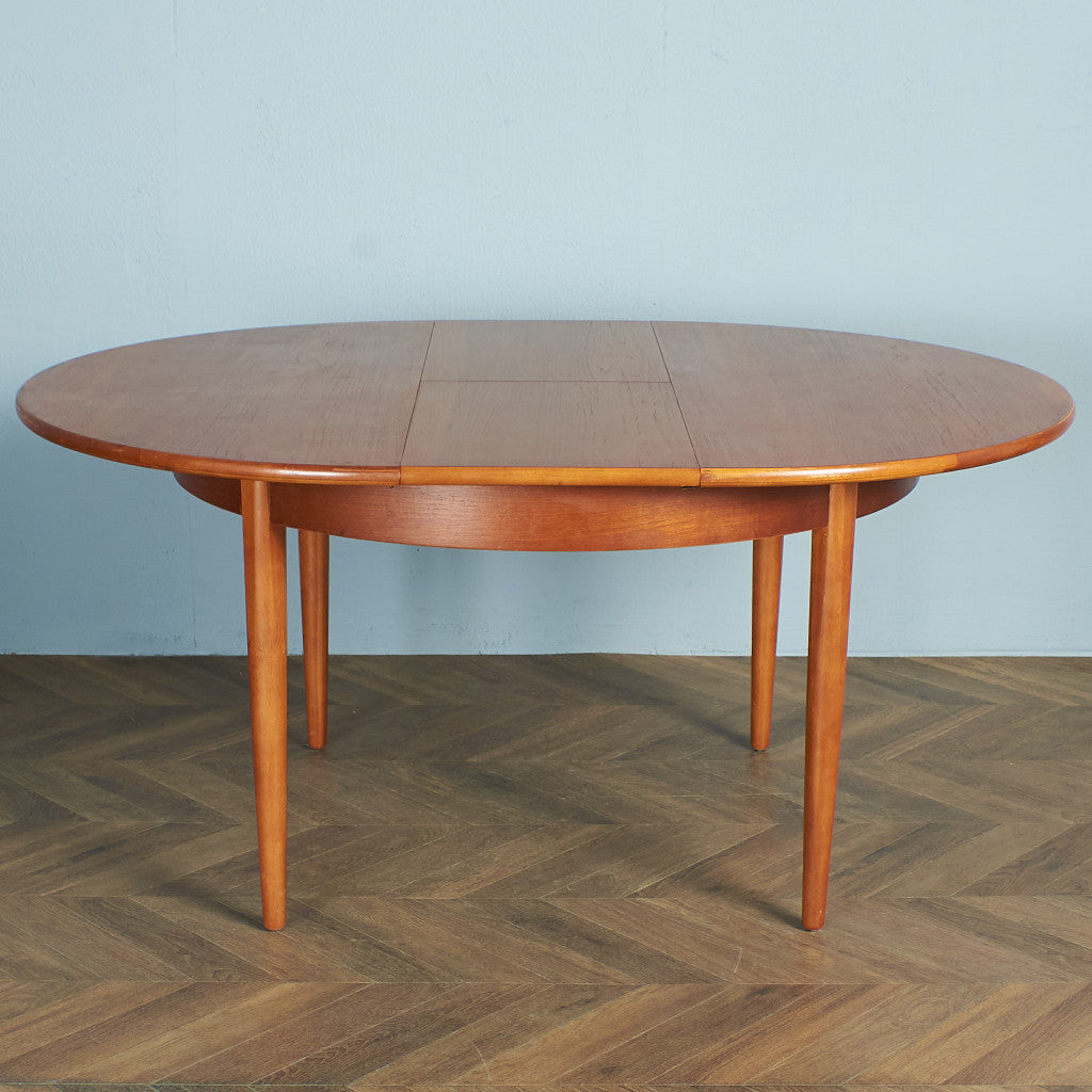 Jentique Extendable Round Dining Table #74387