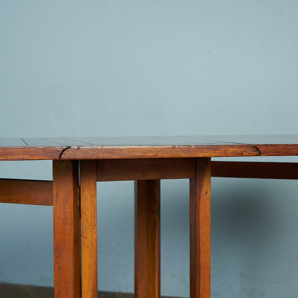 British Classic Drop Leaf Gateleg Table #81780