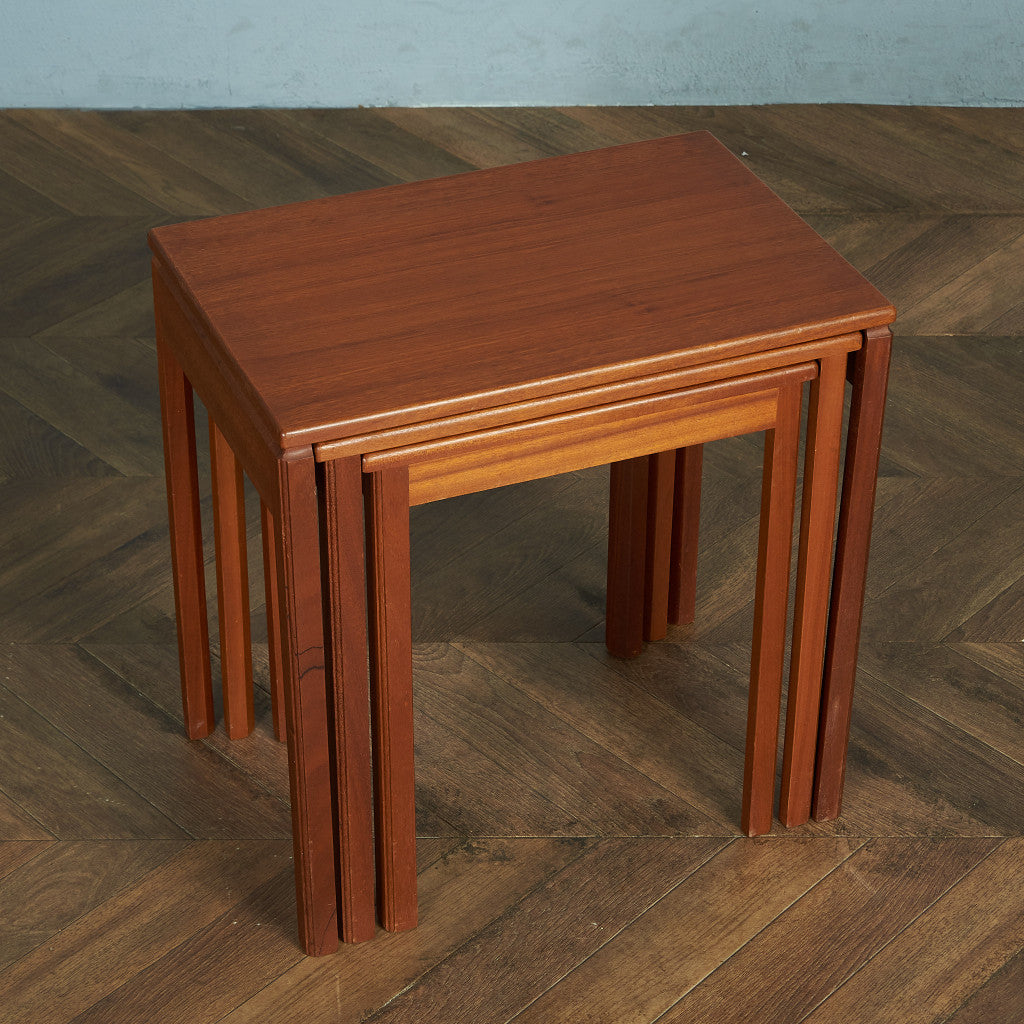AHMcINTOSH Vintage Nesting Table #81712