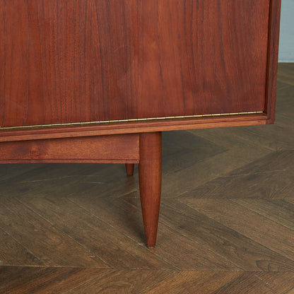 White &amp; Newton Vintage Sideboard #80484