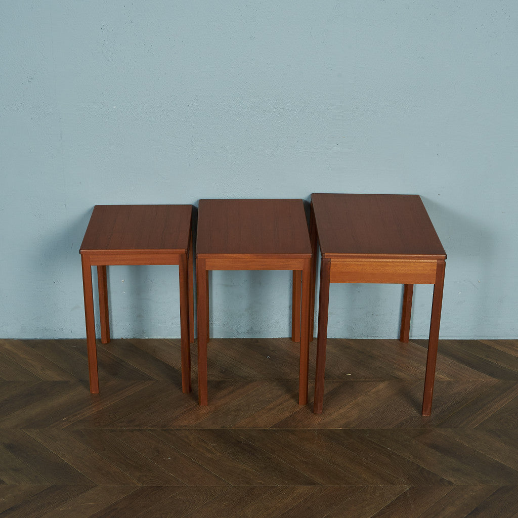 AHMcINTOSH Vintage Nesting Table #81712
