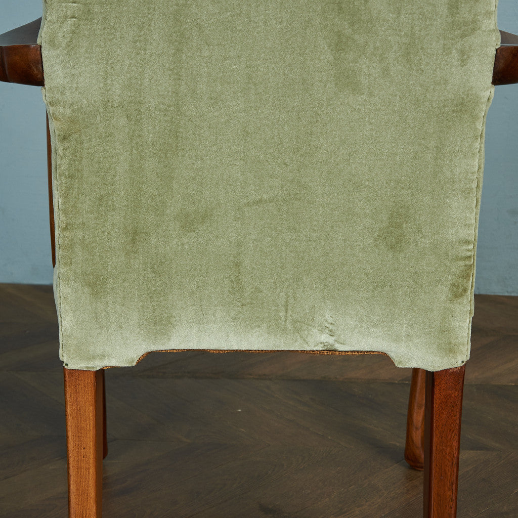 British Classic Armchair #81908