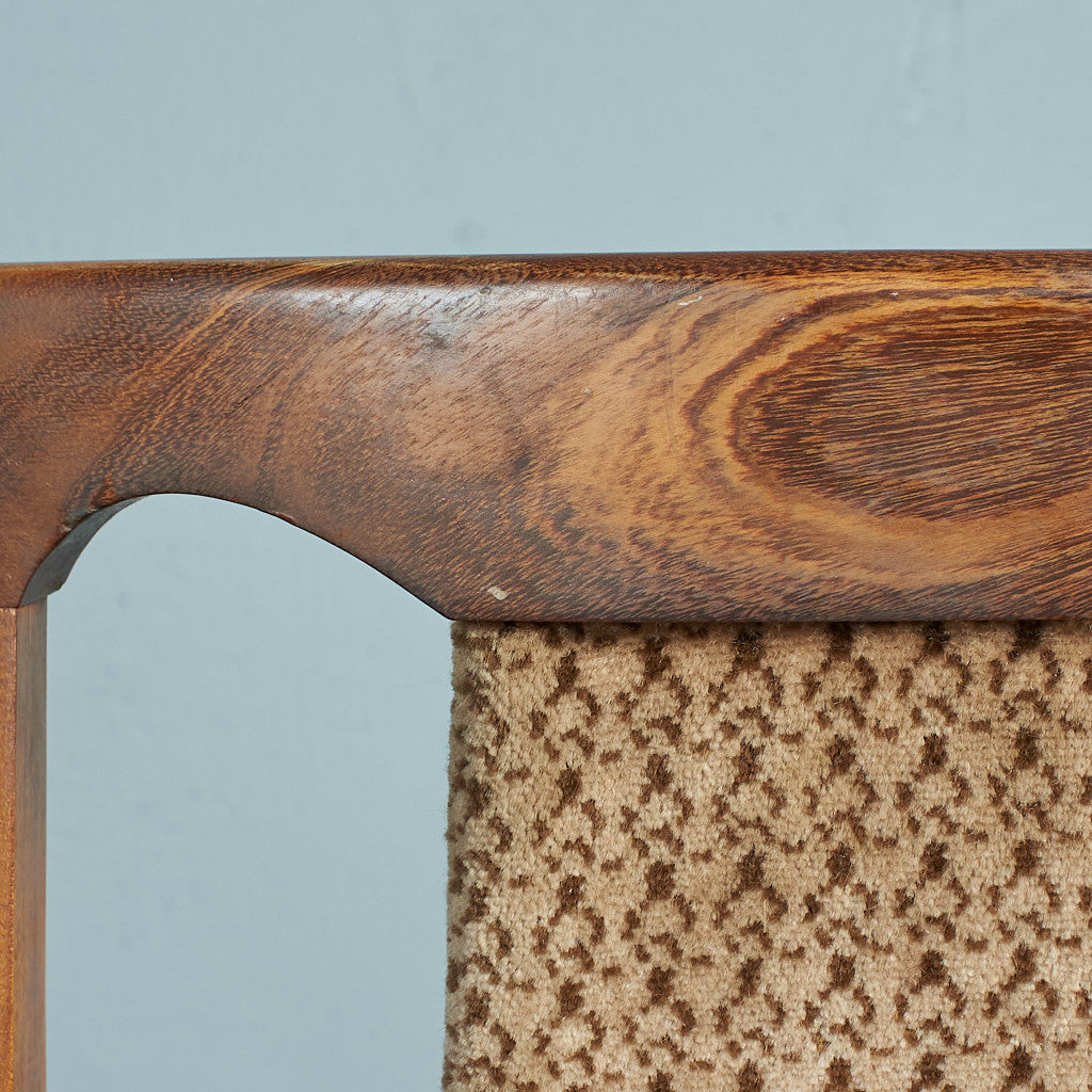 Fresco パッドバックダイニングチェア(Carver Chair 4566D)