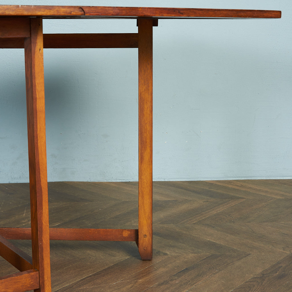 British Classic Drop Leaf Gateleg Table #81780