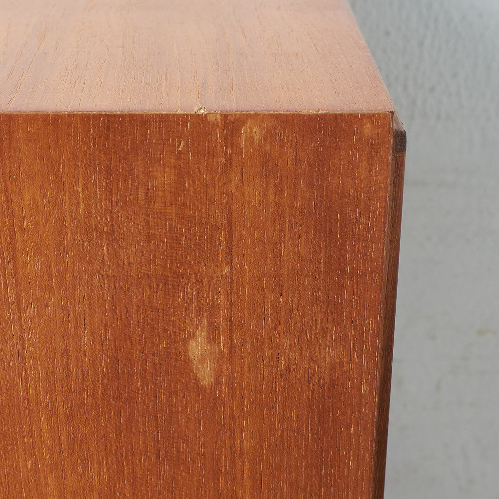 [67613] British vintage glass bookcase
