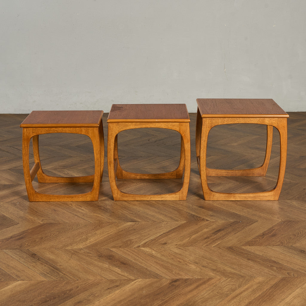 英国 ヴィンテージ ネストテーブル