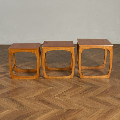 英国 ヴィンテージ ネストテーブル