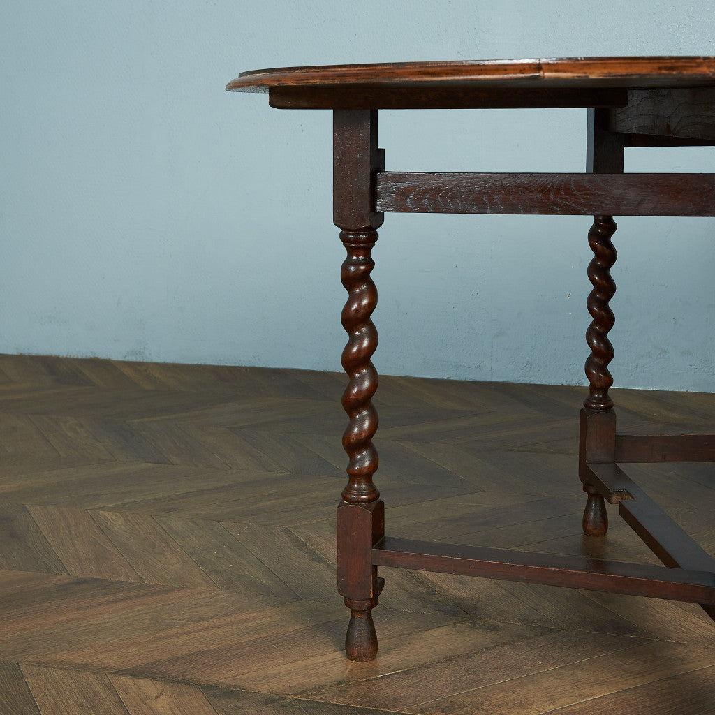 British Classic Drop Leaf Gateleg Table #81716