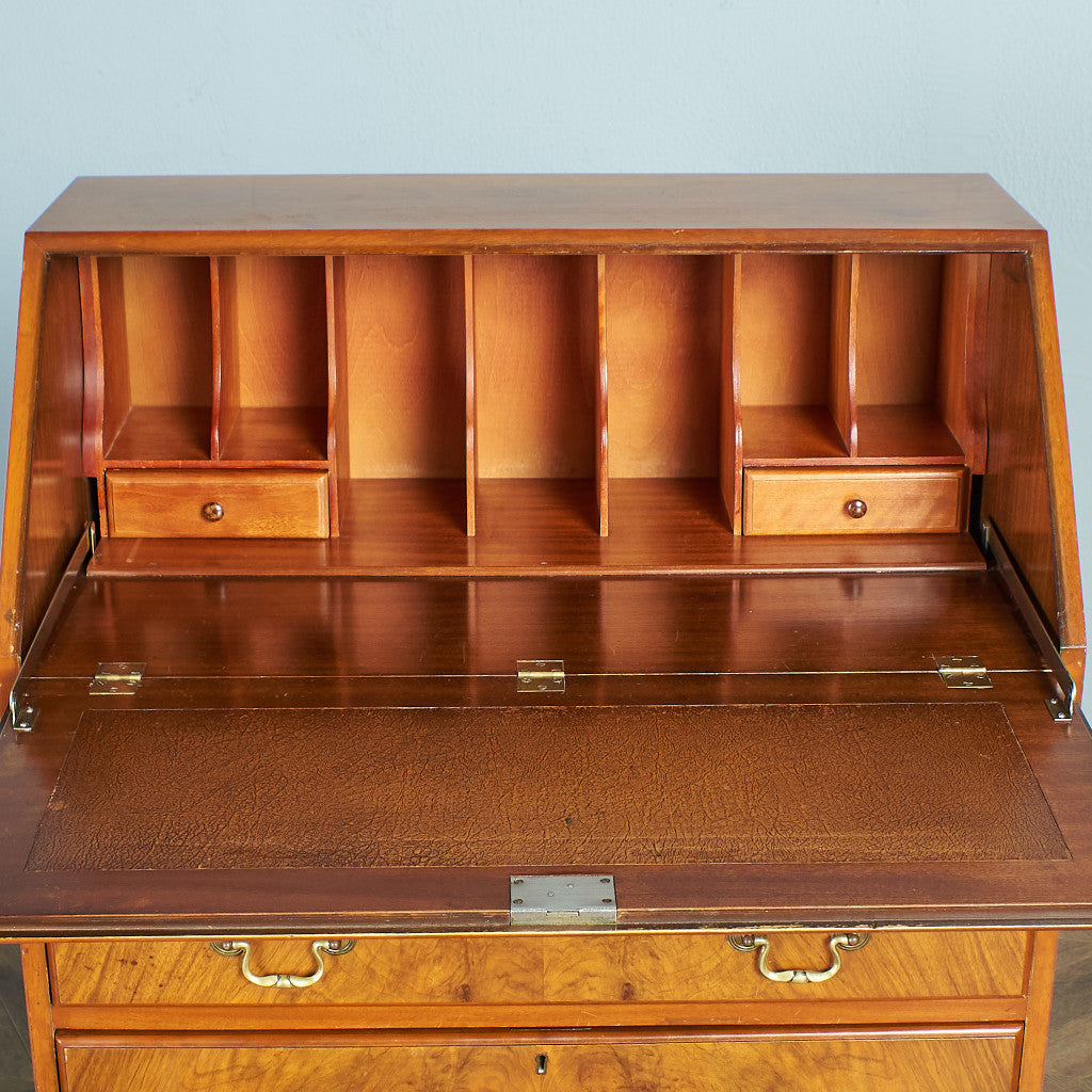 Northampton Cabinet Company ライティングビューロー