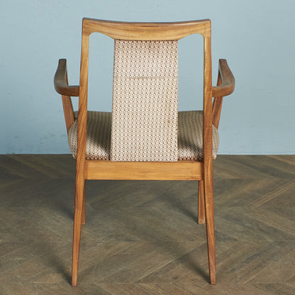 Fresco パッドバックダイニングアームチェア(Carver Chair 4567D)