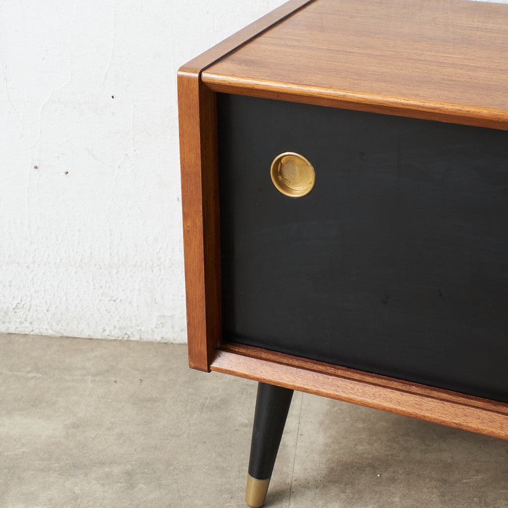 Tola&black キャビネット