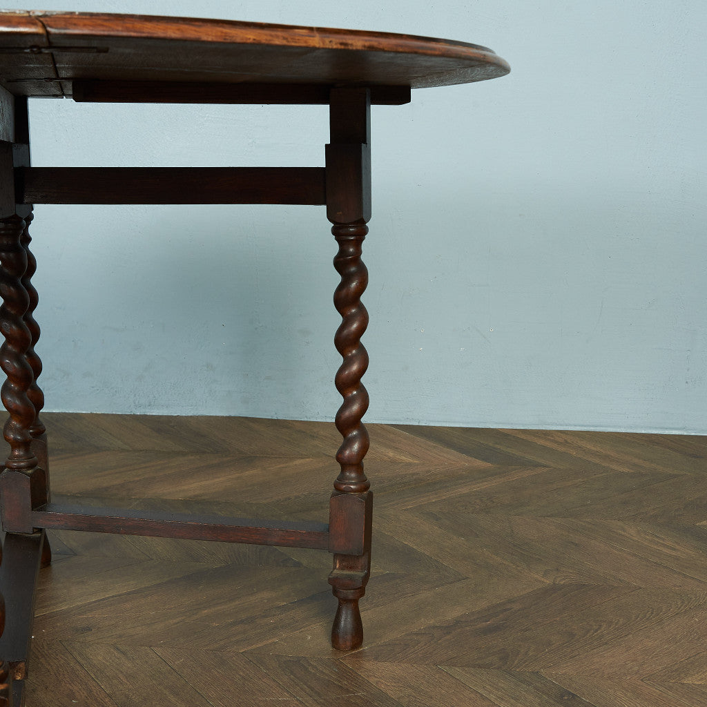 British Classic Drop Leaf Gateleg Table #81716