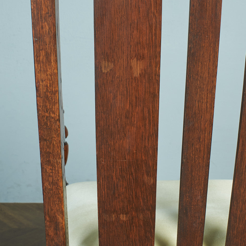 [67205] British classic armchair / seat reupholstered