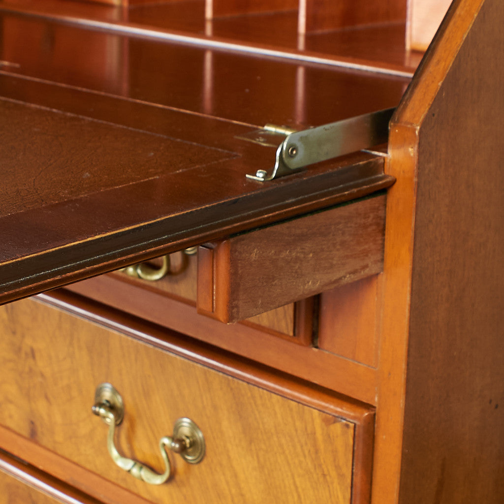 Northampton Cabinet Company ライティングビューロー