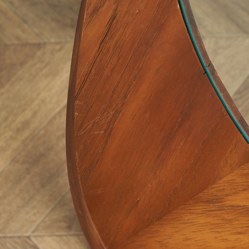 トライアングル ガラストップテーブル