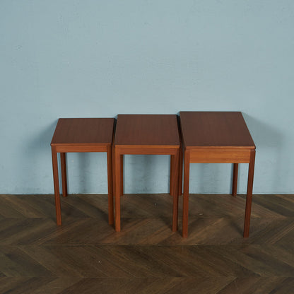 AHMcINTOSH Vintage Nesting Table #81712