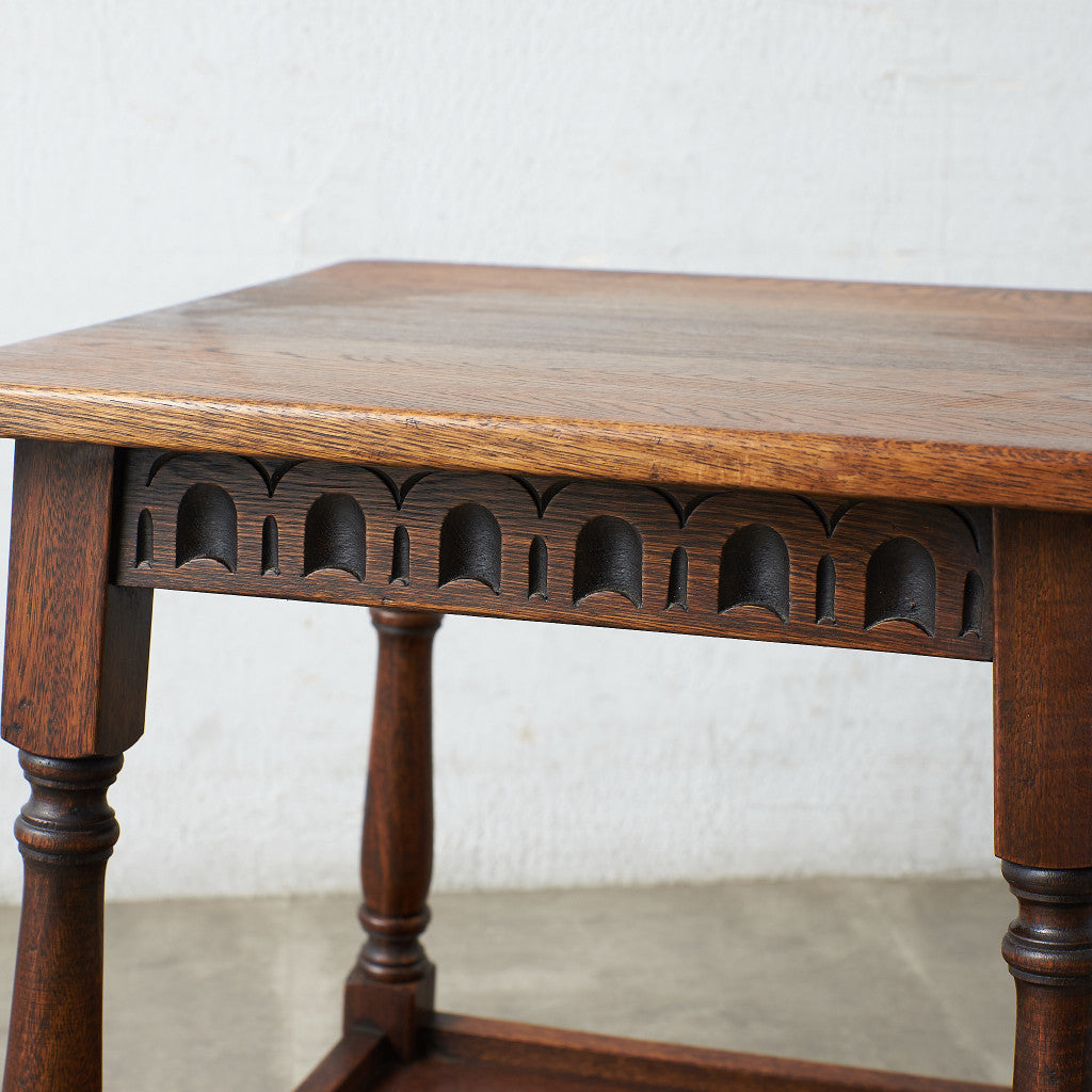 [67287] British classic oak side table
