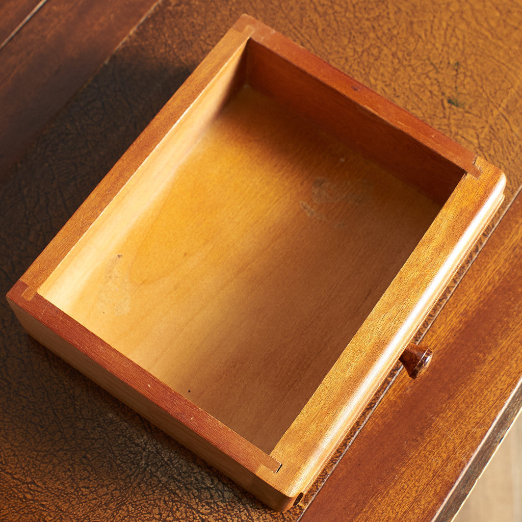 Northampton Cabinet Company ライティングビューロー