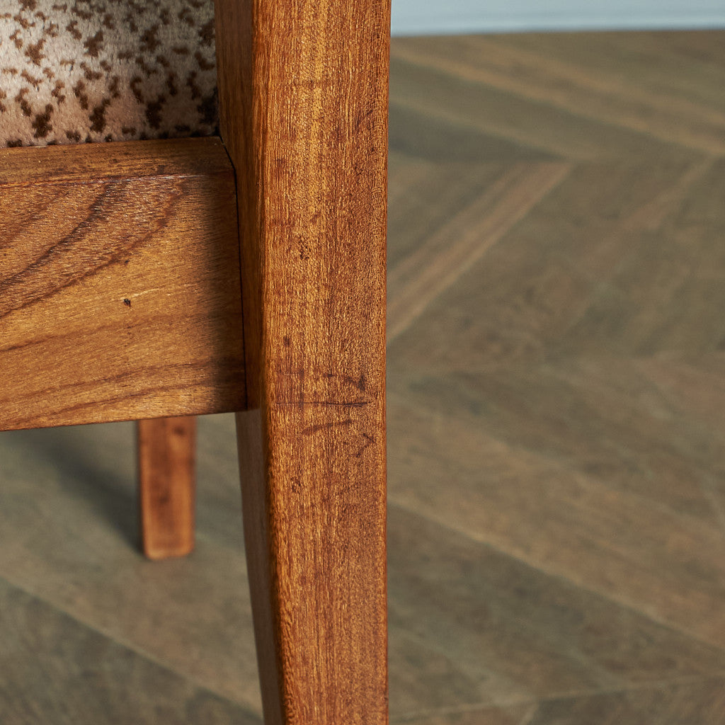 Fresco パッドバックダイニングアームチェア(Carver Chair 4567D)