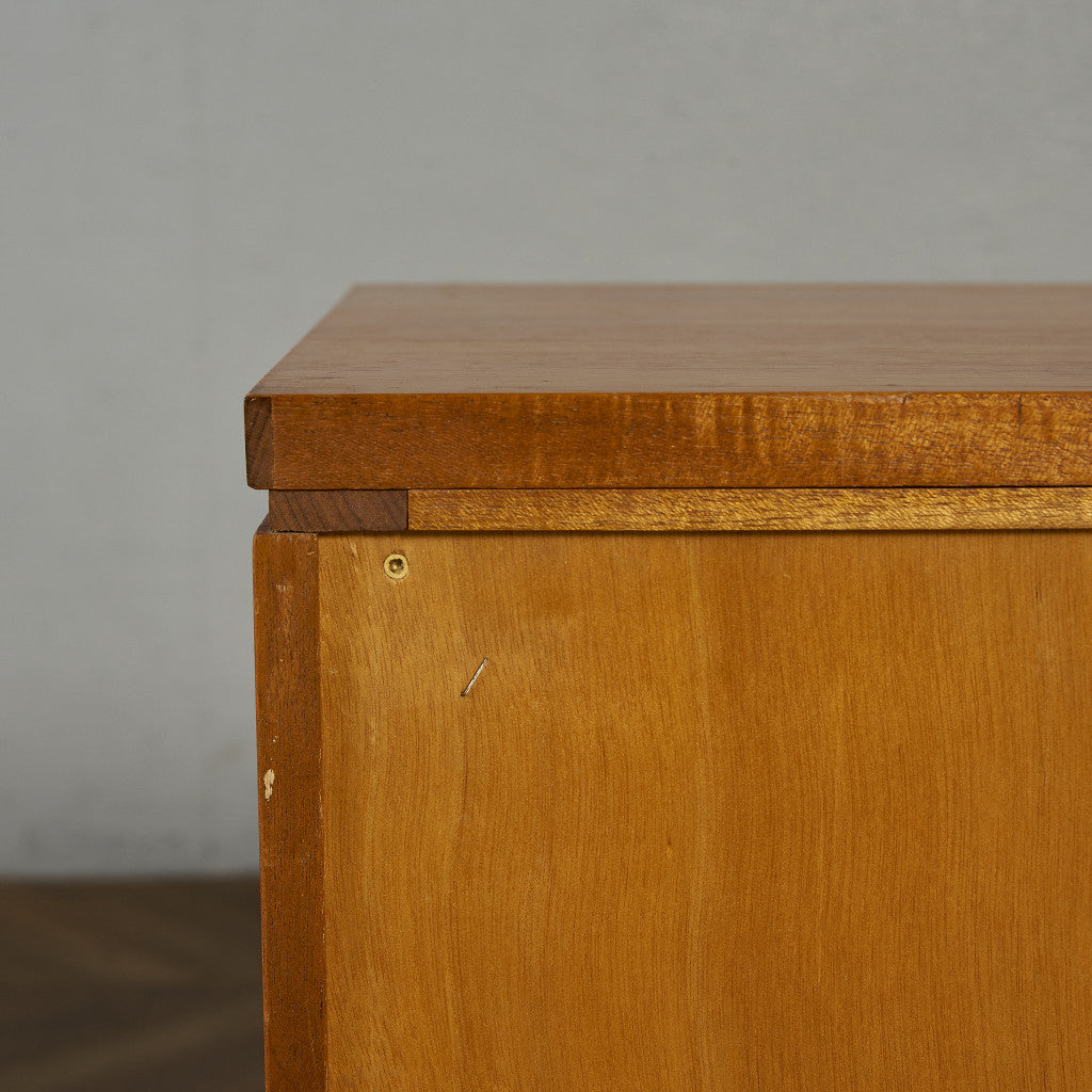 英国ヴィンテージ 3段チェスト