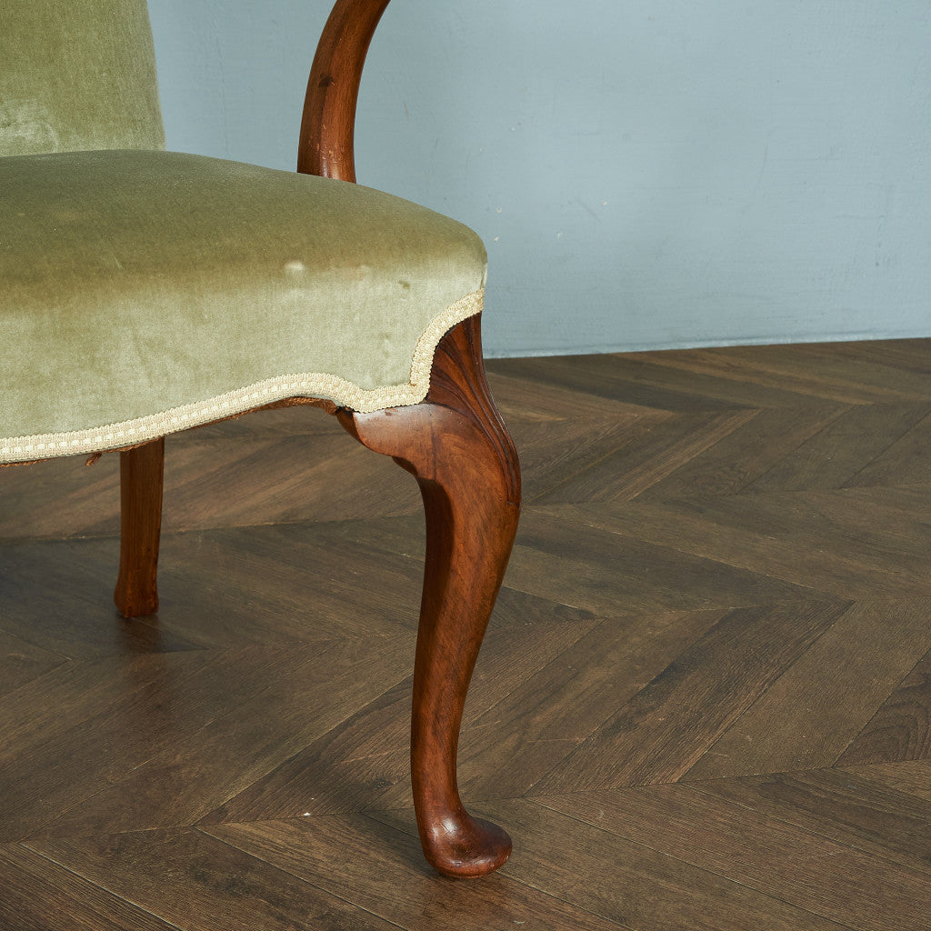 British Classic Armchair #81908