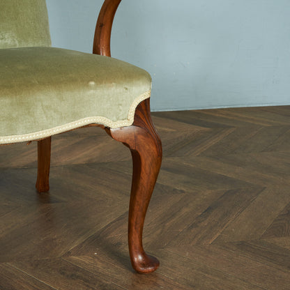 British Classic Armchair #81908