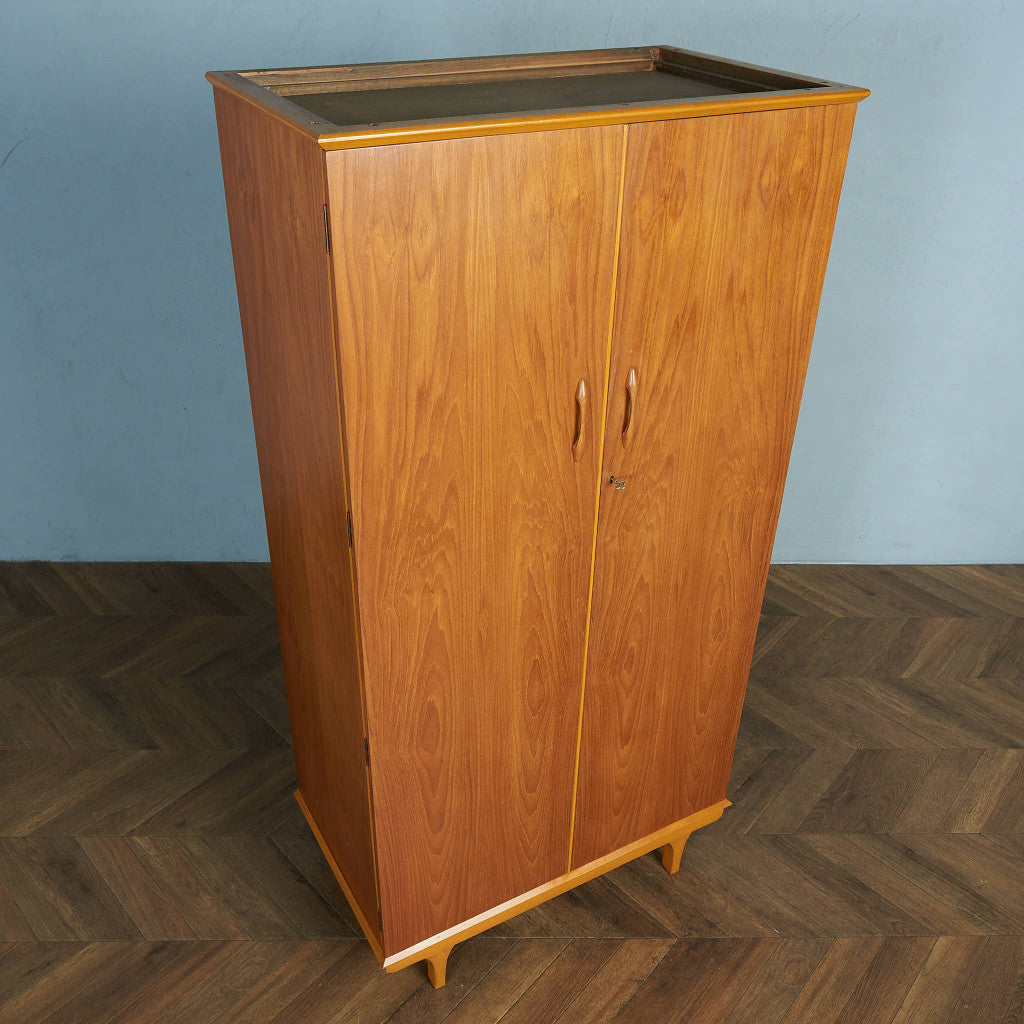 M&amp;T Ltd London Vintage Wardrobe #84708