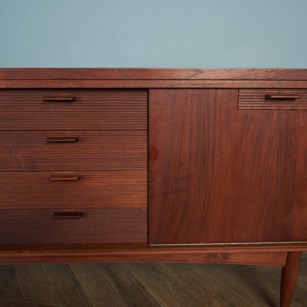 White &amp; Newton Vintage Sideboard #80484