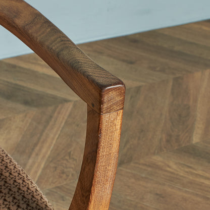 Fresco パッドバックダイニングアームチェア(Carver Chair 4567D)