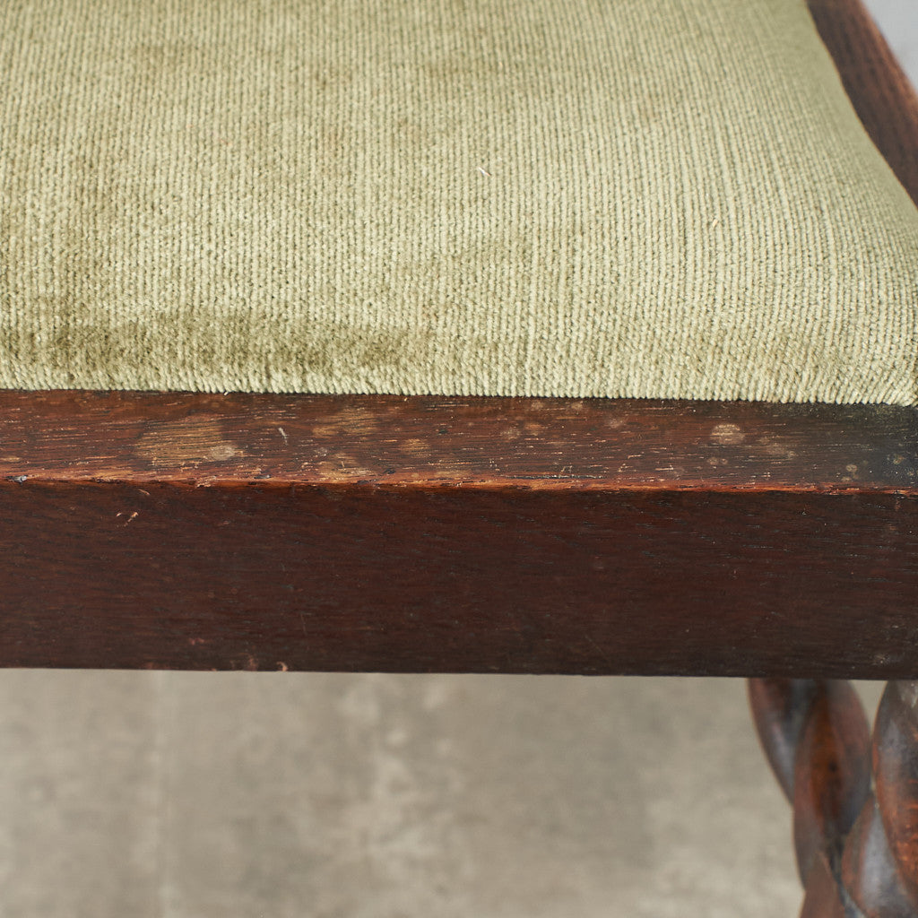 [67207] Antique British Jacobean style armchair