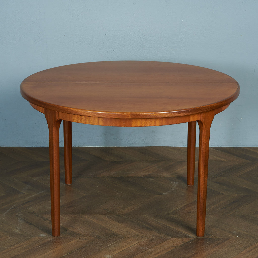 AHMcINTOSH Extension Round Dining Table / Repainted Top #82024
